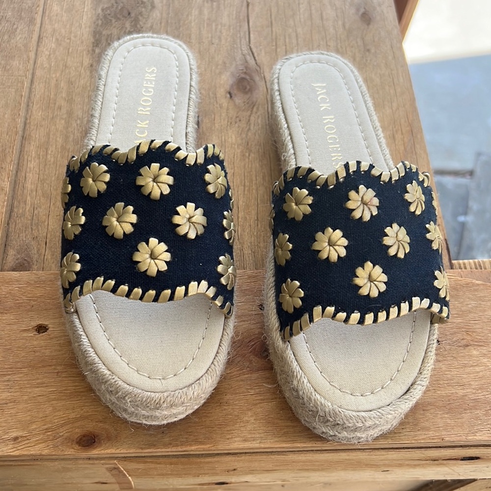 Jack rogers slip on beach/summer sandal 7.5M